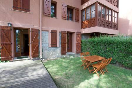 Apartamento con jardín - Montana Park Enveitg Exterior foto